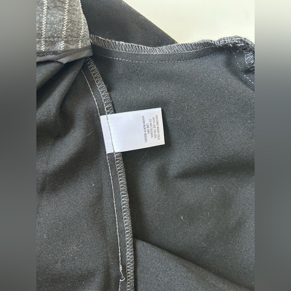 NWOT ROZ & ALI PIN STRIPED WIDE LEG TROUSERS. XL WRINKLE FREE, FLATTERING FIT - Picture 3 of 12